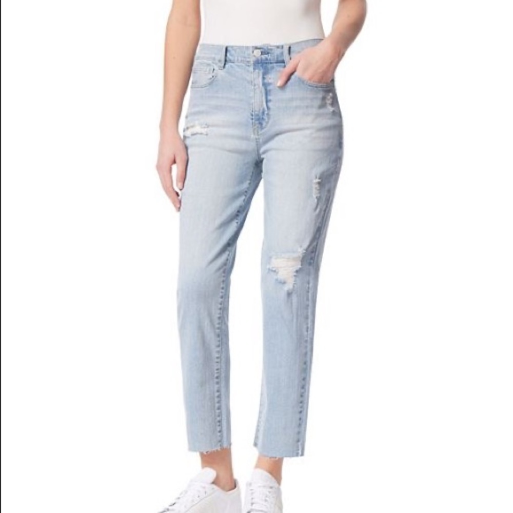 Nwot Wallflower juniors high rise distressed mom jeans